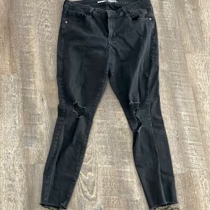 🎉NEW YEAR SALE🎉Old Navy Distressed Skinny Jeans